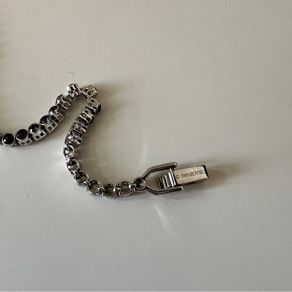 Swarovski Matrix Tennis Bracelet Size Medium - Picture 3 of 8